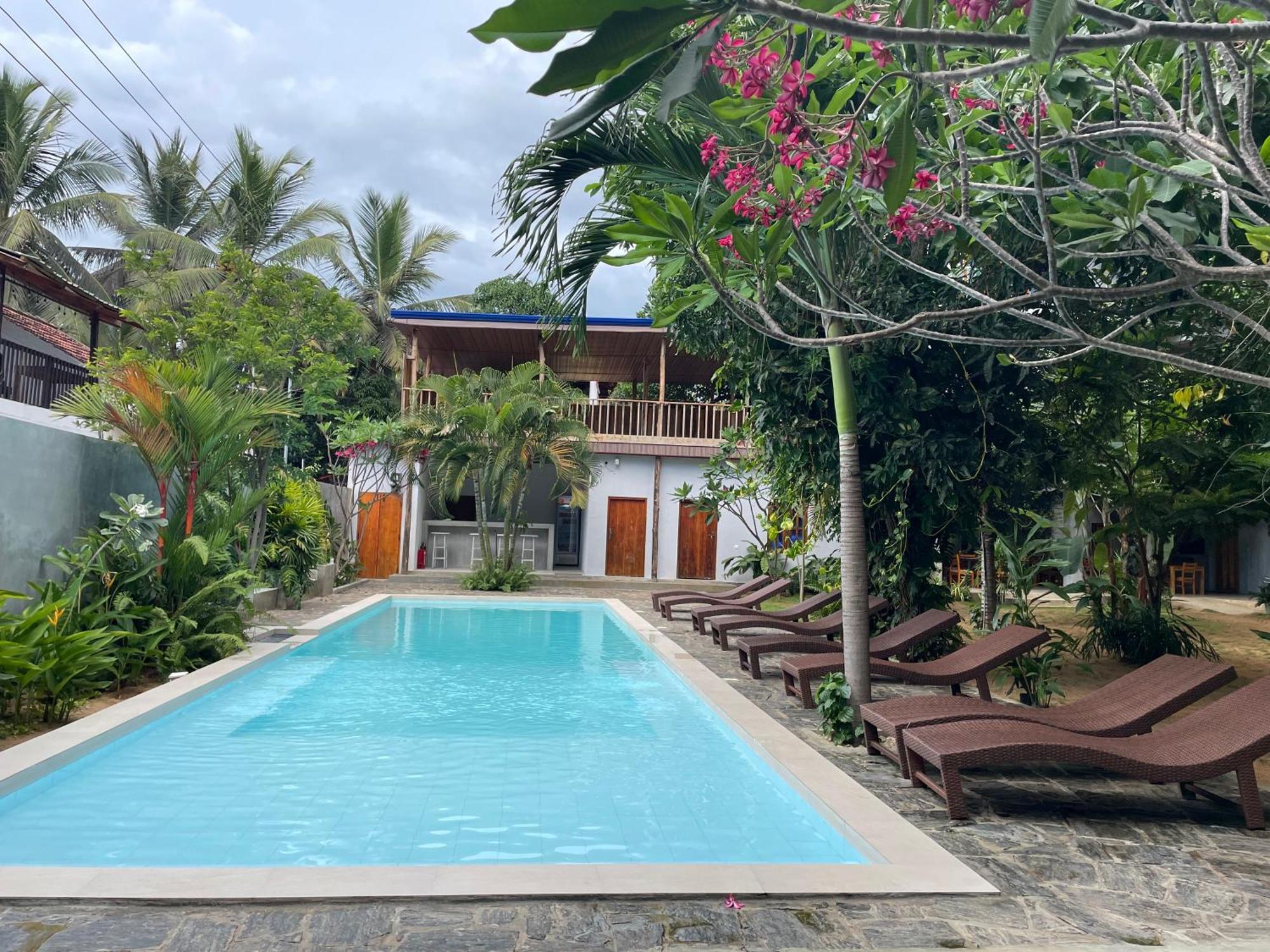 Hotel Surf Gangs Arugambay 3*
